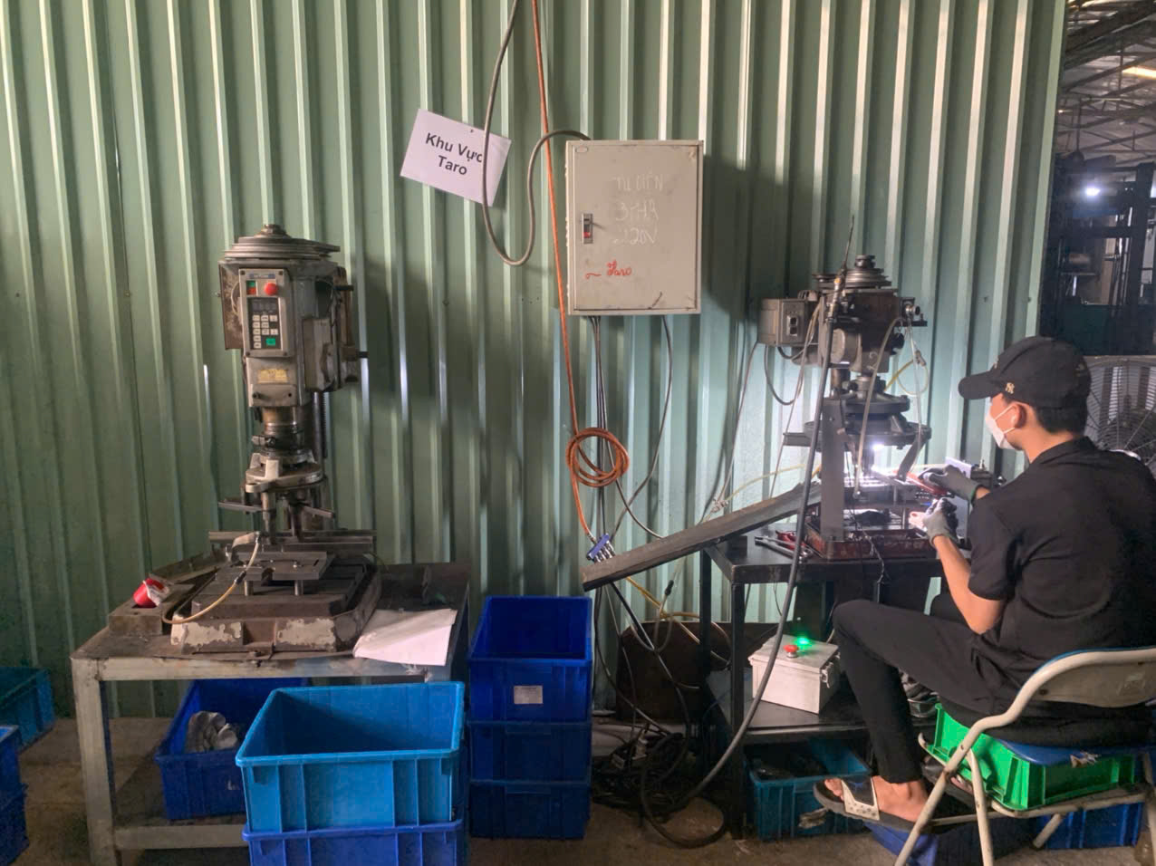 Thread tapping area.jpg